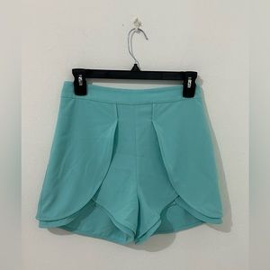 bebe high waist short - Size 2- Mint Color